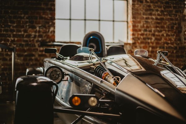 Location de bus avec chauffeur : solutions sur mesure pour le transport de groupe